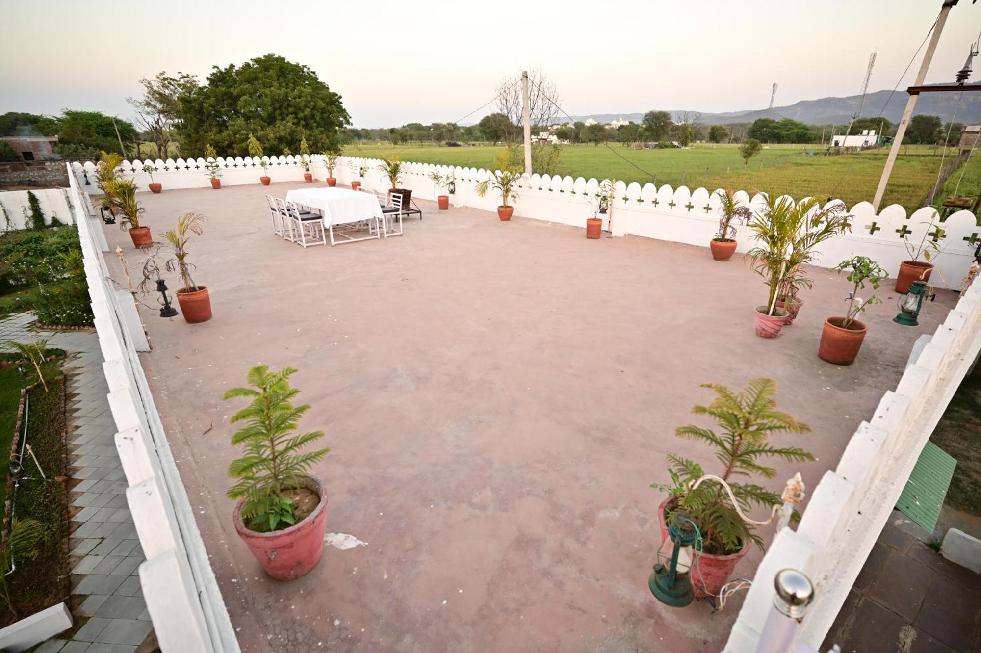 The Castle Crown - Hem Vilas Resort Ranthambhore サワイ・マドプール エクステリア 写真