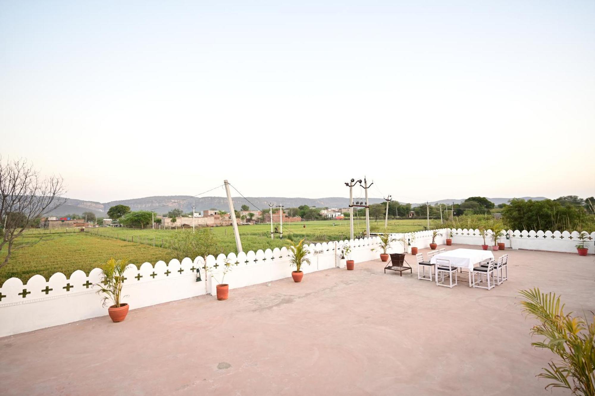 The Castle Crown - Hem Vilas Resort Ranthambhore サワイ・マドプール エクステリア 写真