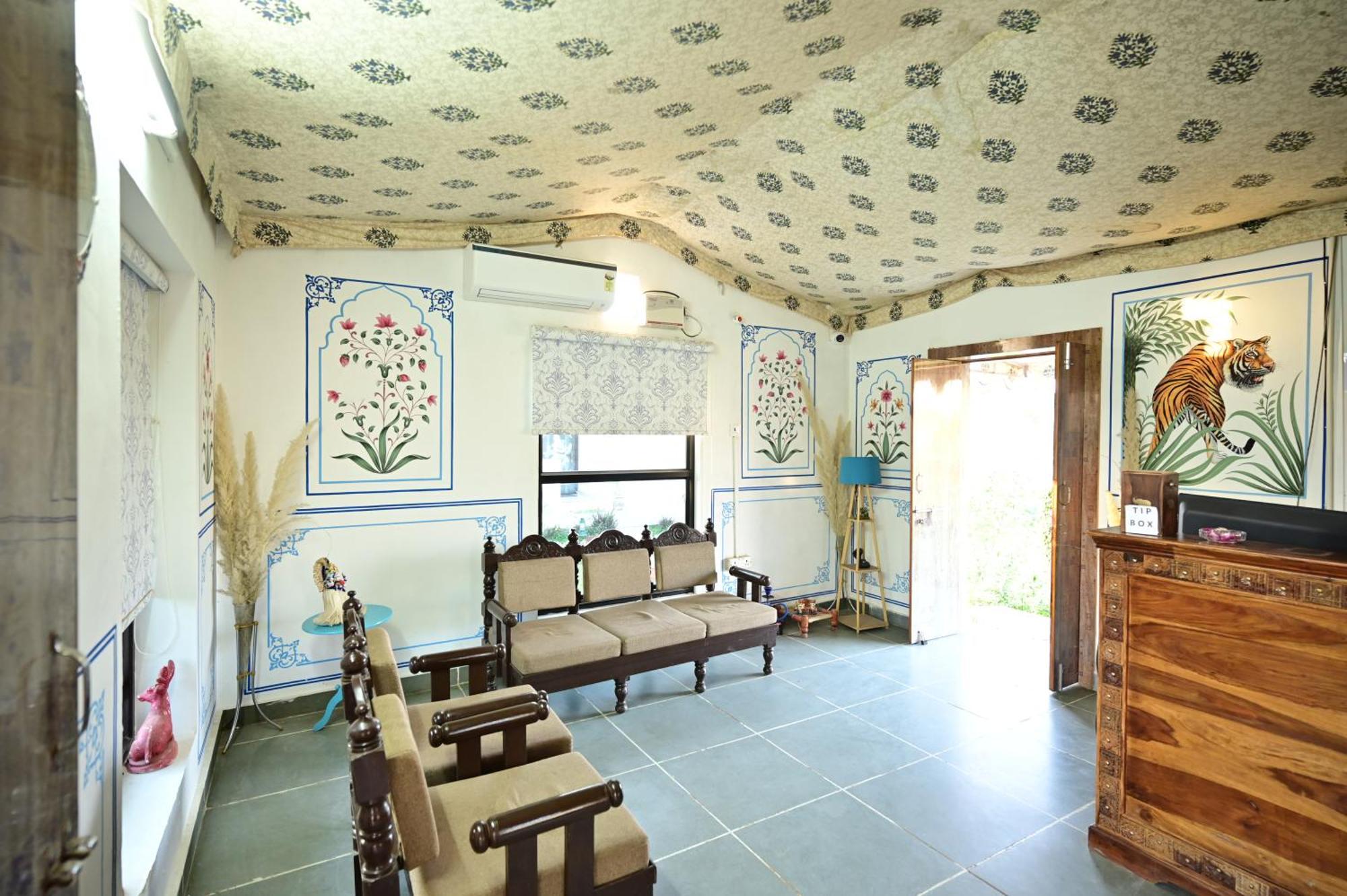 The Castle Crown - Hem Vilas Resort Ranthambhore サワイ・マドプール エクステリア 写真